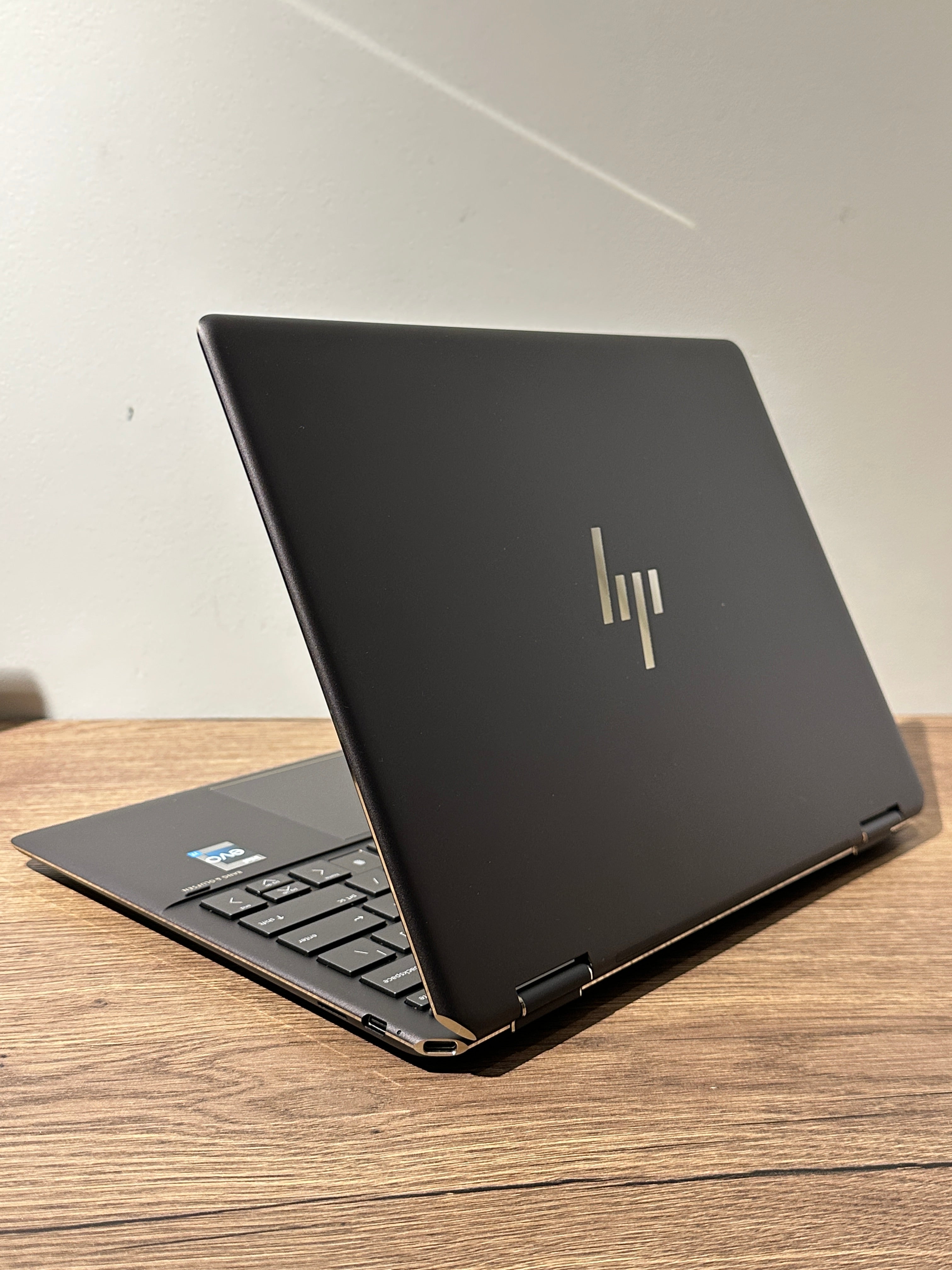 Ultrabook 2-in-1 HP Spectre x360 14 WUXGA+ Touch i7-1255U 12-core 32GB Ram 2TB SSD Windows 11 Black | ALIENSTORE