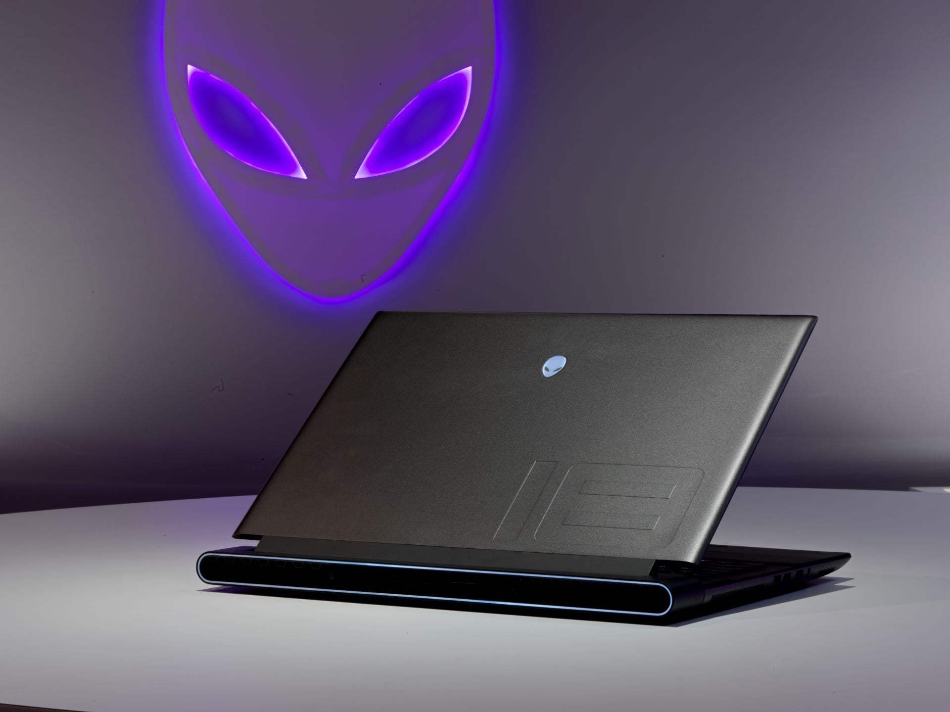 Laptop Gaming Dell Alienware M18 FHD+ 480Hz i9-13900HX 32GB Ram NVIDIA RTX 4080 12GB 1TB SSD Win11 | ALIENSTORE