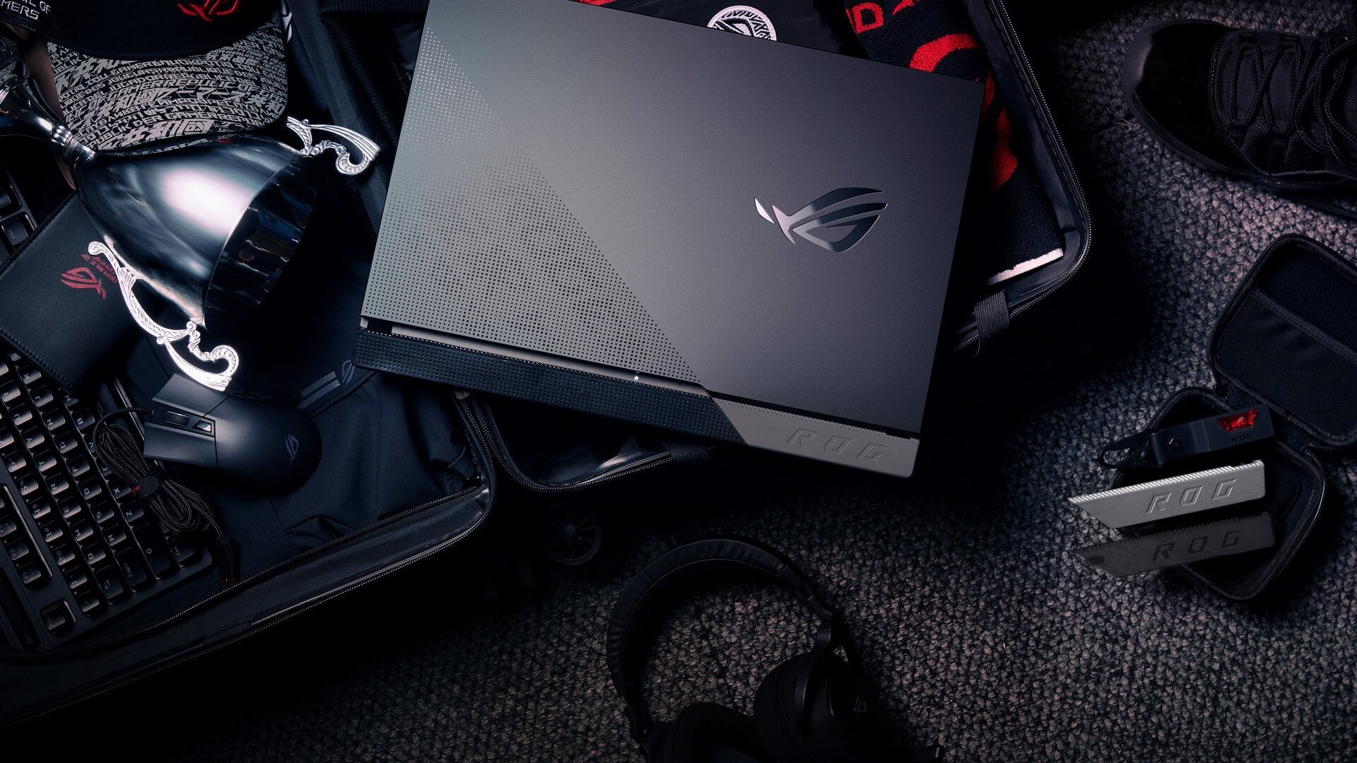 Laptop Gaming ASUS ROG Strix SCAR 17 G733QS FHD AMD Ryzen 7 5800H 16GB nVidia RTX 3080 1TB SSD